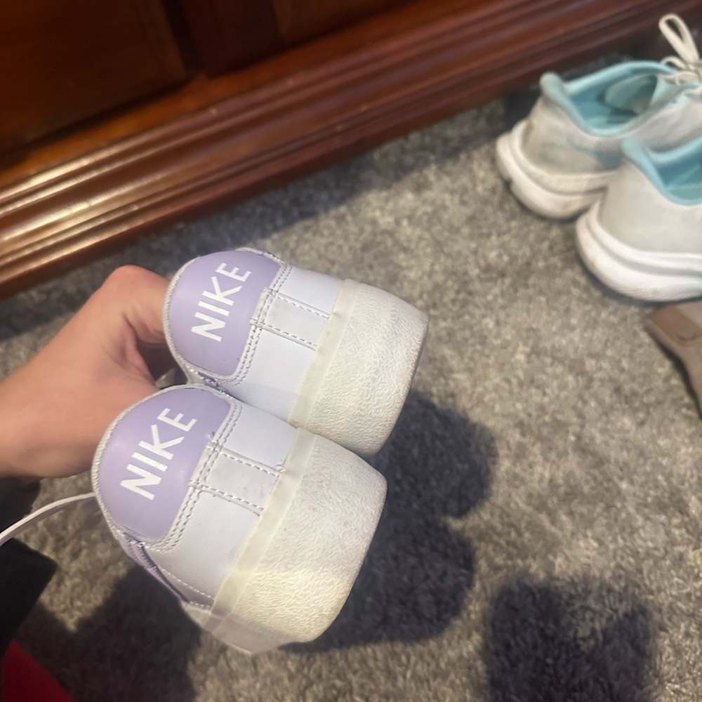 Nike Sneakers in White and Lavender